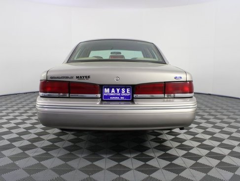Used 1995 Ford Crown Victoria LX image 21