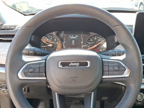 Used 2022 Jeep Compass Latitude image 19