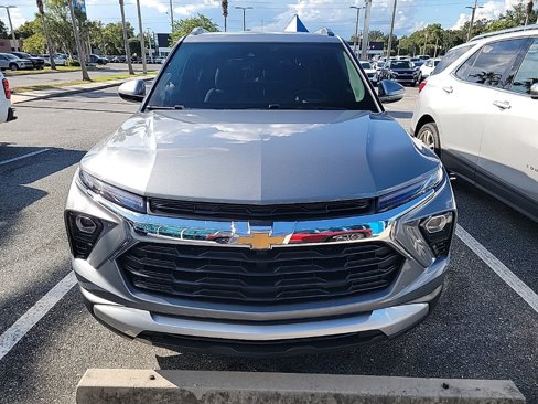 Used 2025 Chevrolet TrailBlazer LT w/ Driver Confidence Package image 2
