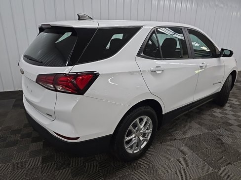 Used 2022 Chevrolet Equinox LS image 10