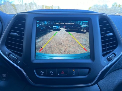 Used 2023 Jeep Cherokee Altitude Lux image 28