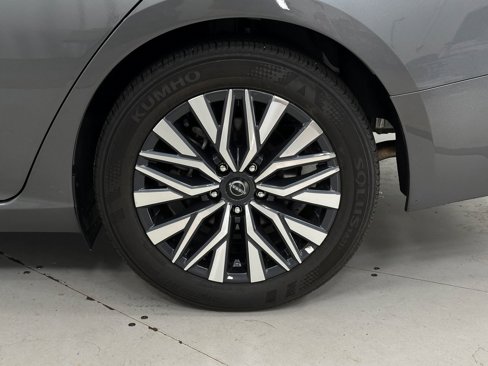 Used 2024 Nissan Altima 2.5 SV image 32