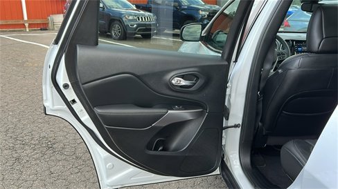 Used 2021 Jeep Cherokee Limited image 23