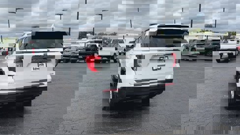 Used 2020 Ford Explorer XLT w/ Comfort Package image 7