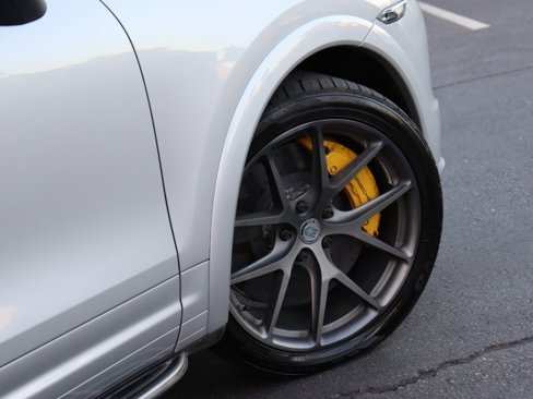 Used 2013 Porsche Cayenne Turbo image 67