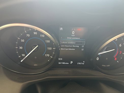 Used 2018 Jaguar XF Premium image 9