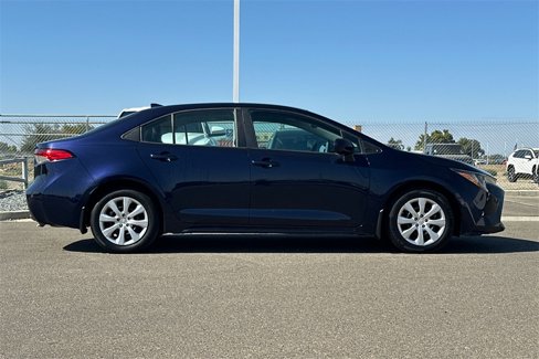 Certified 2022 Toyota Corolla LE image 3