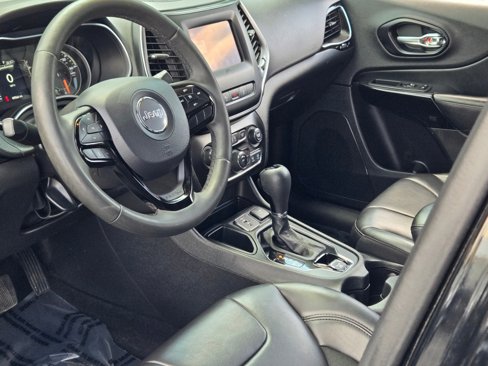 Used 2021 Jeep Cherokee Latitude Plus image 23