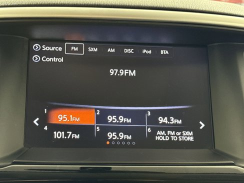 Used 2018 Nissan Pathfinder S image 17