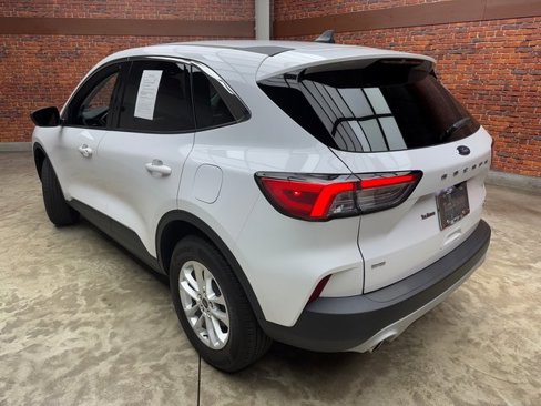 Certified 2022 Ford Escape SE w/ Cold Weather Package image 3