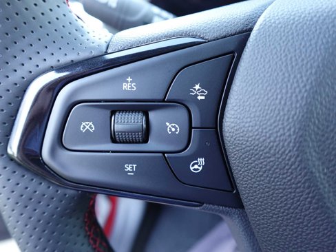 New 2025 Chevrolet Trax RS w/ Sunroof Package image 14