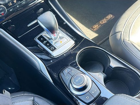 Used 2018 INFINITI QX30 Premium w/ Cargo Package image 16