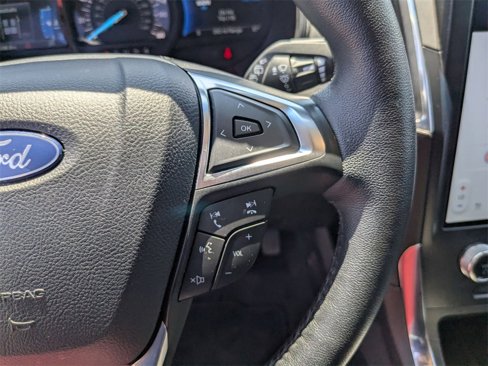 Used 2024 Ford Edge Titanium image 20