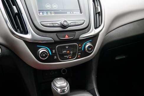Used 2019 Chevrolet Equinox LS w/ LS Convenience Package image 29
