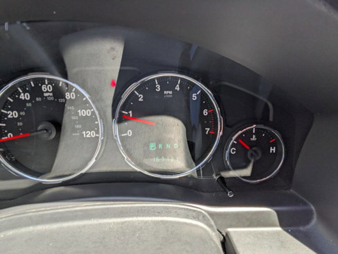 Used 2010 Jeep Liberty Sport image 16