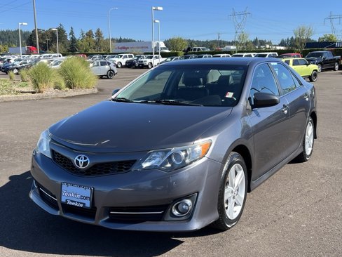 Used 2014 Toyota Camry L image 3