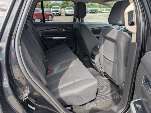 Used 2013 Ford Edge SE image 12