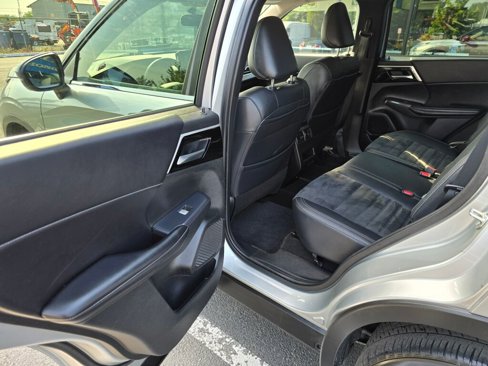 Used 2022 Mitsubishi Outlander SE image 12