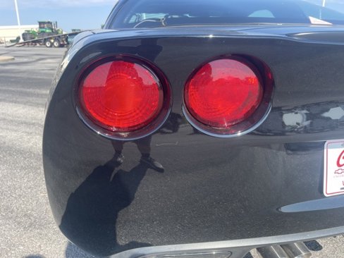 Used 2006 Chevrolet Corvette Coupe w/ Preferred Equipment Group image 11