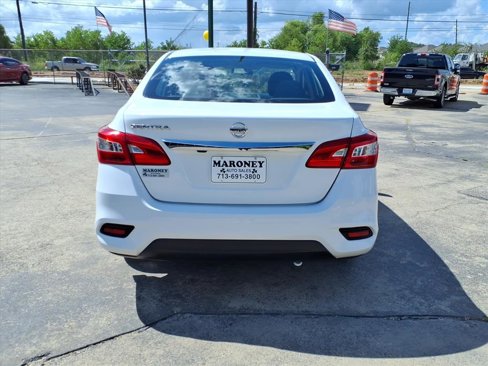 Used 2019 Nissan Sentra S image 11