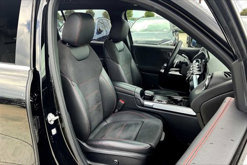 Used 2020 Mercedes-Benz GLB 250 image 8