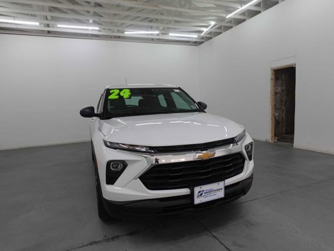 Used 2024 Chevrolet TrailBlazer LS image 3