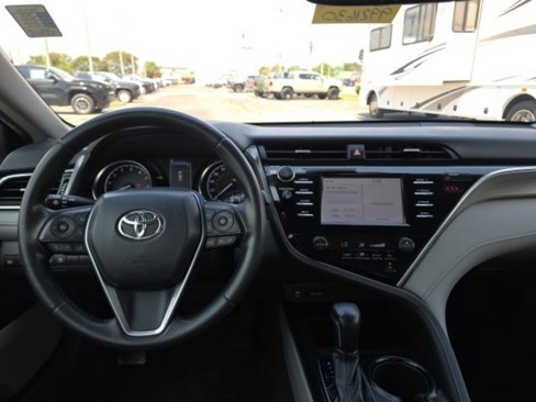 Used 2018 Toyota Camry SE image 13