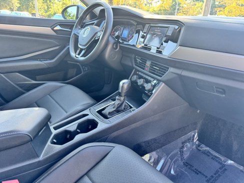 Certified 2021 Volkswagen Jetta SE w/ SE Cold Weather Package image 11