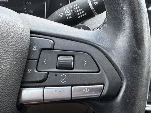 Certified 2021 Cadillac XT4 Luxury w/ Cold Weather Package image 14