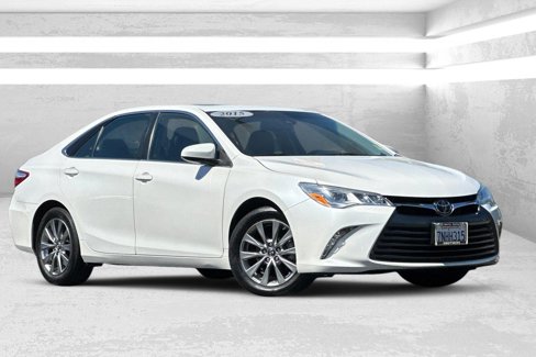 Used 2015 Toyota Camry image 1