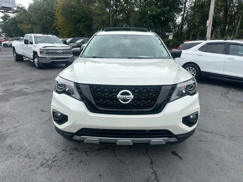 Used 2020 Nissan Pathfinder SL image 2