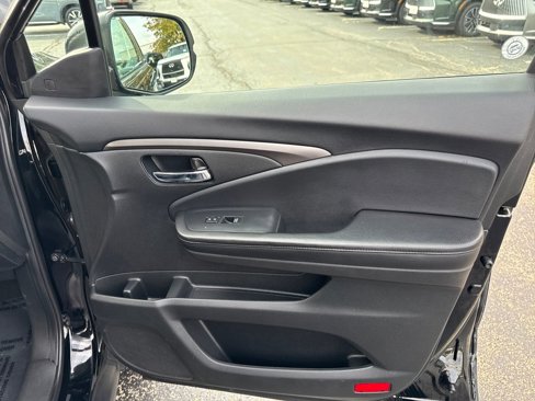 Used 2021 Honda Pilot Special Edition image 17