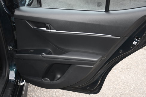 Used 2018 Toyota Camry SE image 19