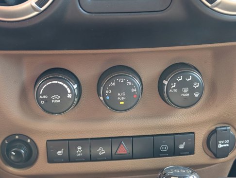 Used 2012 Jeep Wrangler Unlimited Sahara image 29