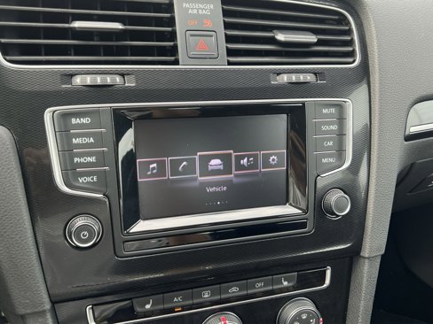 Used 2015 Volkswagen GTI SE image 21