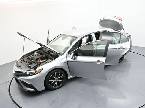 Used 2021 Toyota Camry SE image 43
