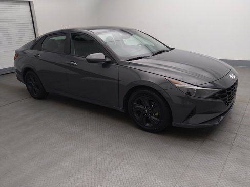 Used 2023 Hyundai Elantra SEL image 11