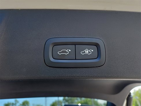 Used 2023 Volvo XC40 B5 Plus w/ Driver Assist Package image 24