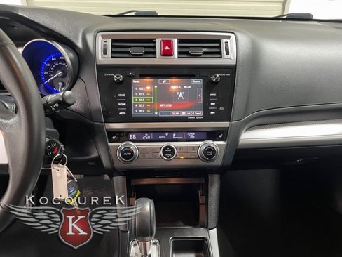 Used 2017 Subaru Outback 2.5i Premium image 16