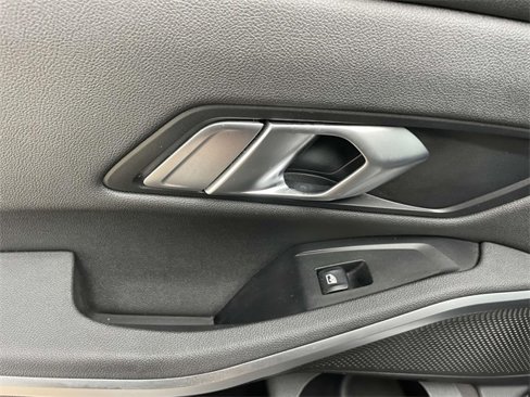 Used 2020 BMW 330i Sedan w/ Convenience Package image 17