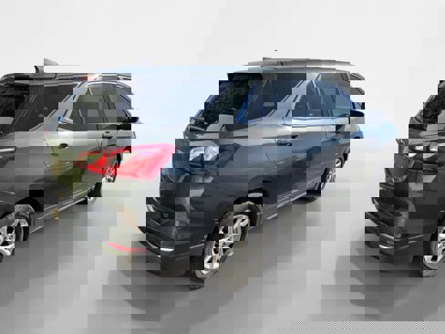 Used 2019 Chevrolet Equinox LT image 3