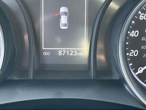 Used 2023 Toyota Camry SE image 16