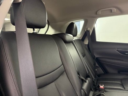 Used 2020 Nissan Rogue SL image 33