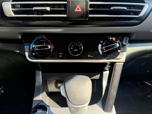 Used 2023 Kia Seltos LX image 19