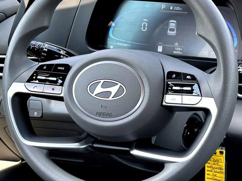 Used 2024 Hyundai Elantra SE image 22