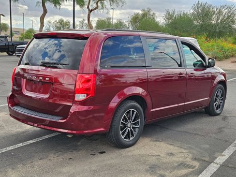 Used 2018 Dodge Grand Caravan SXT w/ Driver Convenience Group image 5
