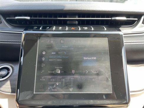 Used 2022 Jeep Grand Cherokee Limited image 27