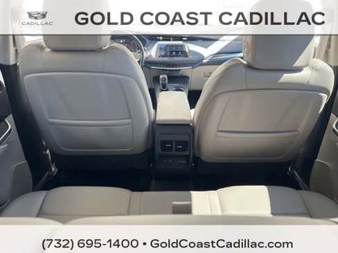 Used 2020 Cadillac XT4 Luxury w/ Cold Weather Package image 12