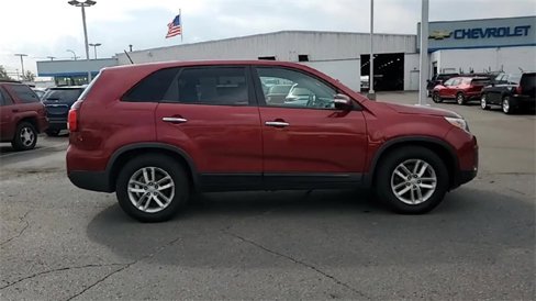 Used 2015 Kia Sorento LX image 9