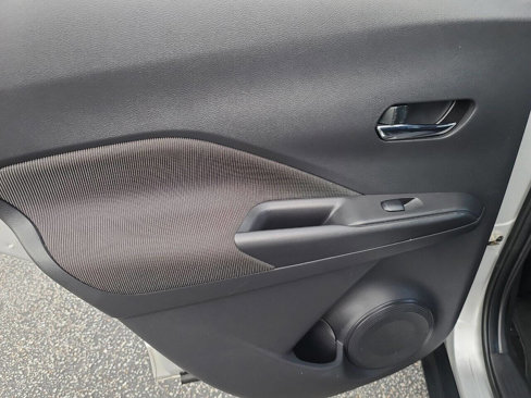 Used 2019 Nissan Kicks SV image 28